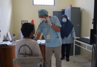 Pemeriksaan kesehatan di Lapas Cilegon 