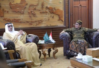 Menteri Desa PDT dan Transmigrasi Abdul Halim Iskandar pada hari Kamis (03/8) menerima Duta Besar Arab Saudi untuk Indonesia, Faisal Abdullah Al-Amudi di Ruang Kerja, Jakarta