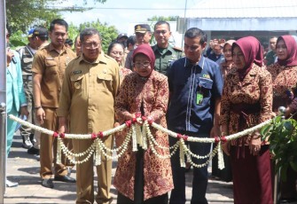 Bupati Tulungagung Maryoto Birowo saat membuka Bazar Pangan Murah dan Produk Unggulan Kabupaten Tulungagung, Selasa (8/8) 