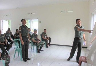 English Course Prajurit Menarmed 2 Kostrad, Selasa (8/8)