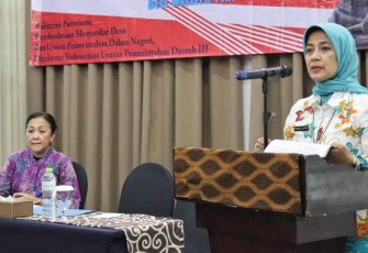 Direktur Sinkronisasi Urusan Pemerintahan Daerah III Erliani Budi Lestari 