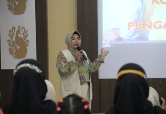 Ketua Yayasan Kartika Jaya Koordinator XVIII Kodim 0803/Madiun Ny, Ika Febriana Tunjung Sari Meina Helmi