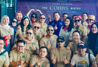 Bambang Soesatyo bersama komunitas Jeep JHL Auto, Tangerang, Minggu (13/8)