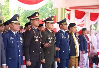 Dandim 0803/Madiun Letkol Inf Meina Helmi saat mengikuti upacara HUT Kemerdekaan RI ke 78, Kamis (17/8)
