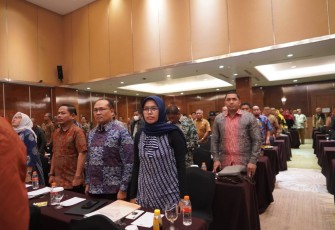 Wali Kota Cilegon Helldy Agustian saat rakor pengendalian dan evaluasi program pemerintah daerah di ballroom hotel Preanger Bandung, Senin (21/8)