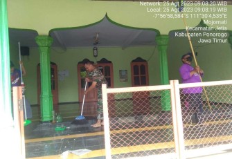 Kerja bakti bersihkan mushalla wilayah desa binaan