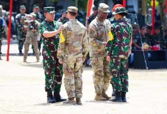 Panglima TNI Laksamana Yudo Margono saat membuka Latma Super Garuda Shield 2023 di Situbondo, Kamis (31/8)