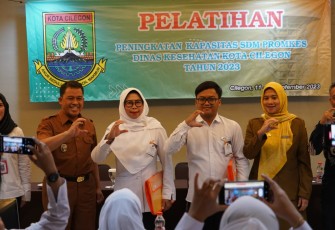 Wakil Walikota Cilegon Sanuji Pentamarta saat membuka pelatihan peningkatan SDM, Senin (11/9)