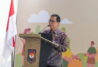 Direktur Sinkronisasi Urusan Pemerintahan Daerah II Ditjen Bangda Suprayitno memberikan pemaparan saat Raker Pokja di Bali, Jum'at (22/9) 