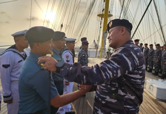 Kenaikan pangkat prajurit KRI Bima Suci