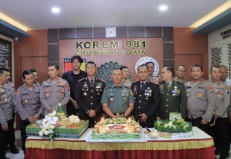Danrem 081/DSJ Kolonel Inf H. Sugiyono bersama Kapolres Madiun dan Madiun Kota, Kamis (5/10)