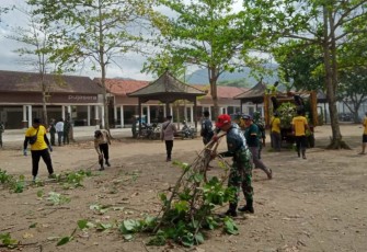 Karya Bhakti di Pantai Prigi 360, Senin (9/10)