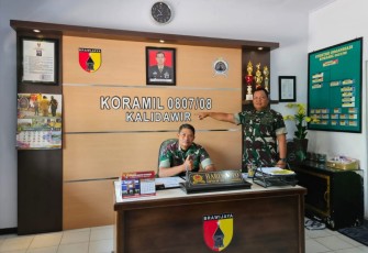 Danramil 08/Kalidawir Kapten Inf Hariyanto 