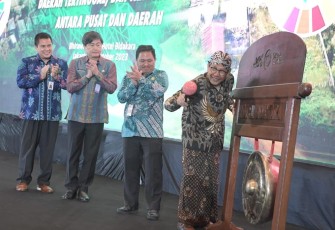 Mendes PDTT Abdul Halim Iskandar 