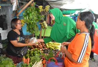 Ketua Persit KCK Koorcab Rem 023 PD I/BB Ny Diah Lukman Hakim