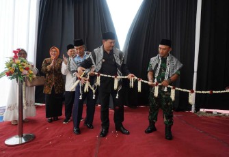 Danrem 081/DSJ Kolonel Inf H. Sugiyono saat peresmian Ma'had Aisyah Ummul Mukminin Tahfidzul Quran di Madiun, Jum'at (13/10)