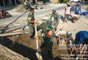 Gotong royong rehab Musala wilayah desa binaan 