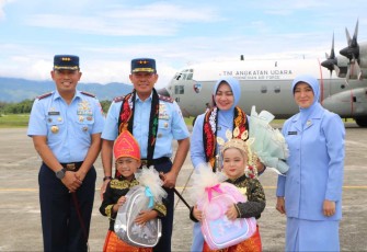 Pangkoopsud I Marsda TNI Bambang Gunarto saat tiba di lanud SIM Aceh, Rabu (18/10)