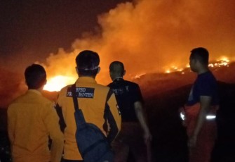 TPA Rawa Kucing Kota Tangerang Terbakar