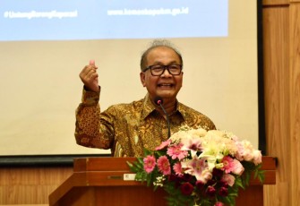 SeskemenkopUKM Arif Rahman Hakim
