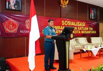 Asrenum Panglima TNI Laksda TNI Hery Puranto, S.E., M.M. saat membuka acara Sosialisasi Pembangunan Satuan TNI di Wilayah Ibu Kota Nusantara, bertempat di Aula Satpamwal Mabes TNI, Cilangkap, Jakarta Timur. Rabu (29/11/2023).