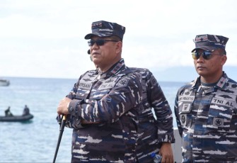 Pangkoarmada III Laksamana Muda TNI Hersan,