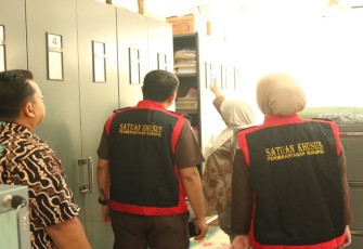Tim Penyidik Kejari Cilegon Geledah Kantor DLH Kota Cilegon