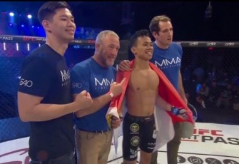Praka Ronal Siahaan Juara The Octagon MMA Cage Warrior 165 San Diego, USA