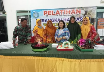 Hasil kreasi hantaran produk TP PKK Desa Winong