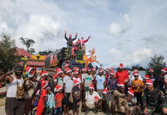 Kereta Santa Satgas Yonif 330/Tri Dharma 