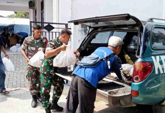 Persiapan penyaluran logistik untuk warga terdampak banjir