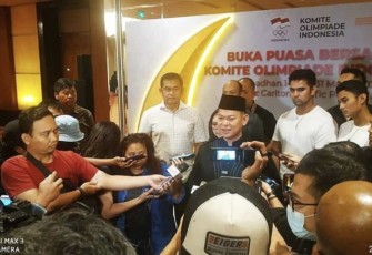 Ketum KOI Raja Sapta Oktohari saat memberikan keterangan pers 