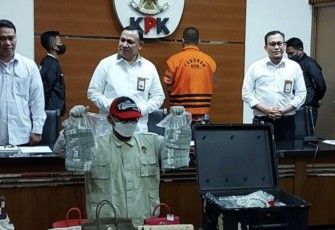 Ketua KPK RI Firli Bahuri saat memberikan keterangan pers