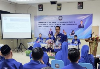 Ketum YHT Laksda (Purn) Dr Dani Achdani saat halal bihalal di Jakarta 