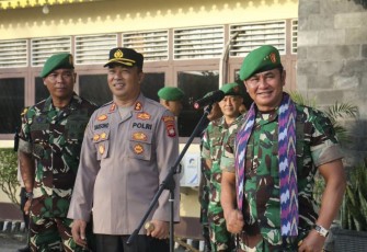 Pangdam XII/Tpr Mayjen TNI Iwan Setiawan bersama Kapolres Mempawah AKBP Sudarsono, Selasa (16/5)