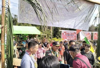 Wadan Satgas Yonarmed 10/Bradjamusti Kapten Arm Prihandoko saat menghadiri acara