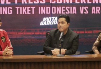 Ketum PSSI Erick Thohir saat konferensi pers tiket pertandingan matchday Indonesia Argentina di stadion GBK Senayan Jakarta, Senin (29/5) 