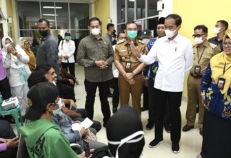 Presiden Joko Widodo mengunjungi Rumah Sakit Umum Daerah (RSUD) Kepahiang, Kabupaten Kepahiang, Provinsi Bengkulu, pada Kamis, 20 Juli 2023