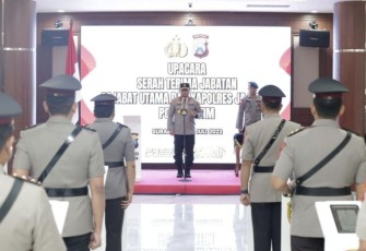 Kapolda Jatim Irjen Pol Toni Harmanto saat pimpin Sertijab PJU dan Kapolres, Rabu (26/7)