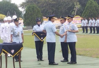 Pangkoosudnas Marsdya TNI M. Tonny Harjono saat melantik Pangkoopsud I Marsma TNI Muhammad Nurdin di Jakarta, Senin (27/11)