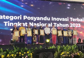 Kepala BSKDN Kemendagri Yusharto Huntoyungo pada Malam Penganugerahan Jambore Kader Posyandu Tingkat Nasional Tahun 2023.