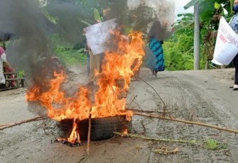 Aksi unjuk rasa warga