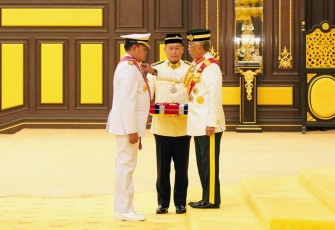 Panglima TNI saat Dianugrahi Tanda Kehormatan Panglima Gagah Angkatan Tentera Kerajaan Malaysia Atas Dedikasinya