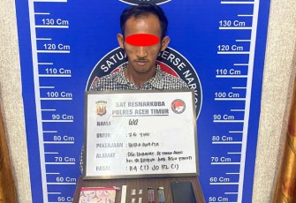 Tersangka dan barang bukti saat diamankan