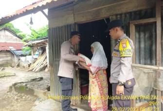 Polsek Kaur Selatan Salurkan Bantuan Sembako Kepada Warga 
