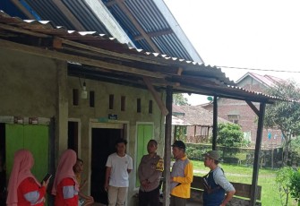 Bhabinkamtibmas Polsek Lebong Utara Ikuti Survei Rumah Tangga Miskin Ekstrim