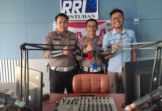 Wujudkan Kamseltibcar Lantas Kaur, Polres Kaur Sosialisasi Di Radio