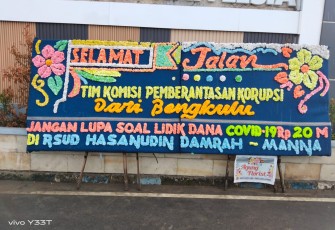 Papan Bunga Penyambutan Tim KPK Ini Raib di Lokasi Bandara Fatmawati