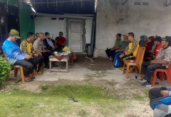 Jumat Curhat Polres Kaur Dilaksanakan di Rumah Kades Tetap