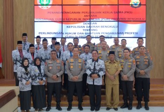 Kapolresta Bengkulu Hadiri Penandatanganan Perjanjian Kerja Sama PGRI Tentang Perlindungan Hukum Profesi Guru